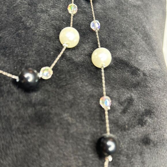 Premier Designs Multi strand faux Black and White Beaded Nacklace - Picture 2 of 4